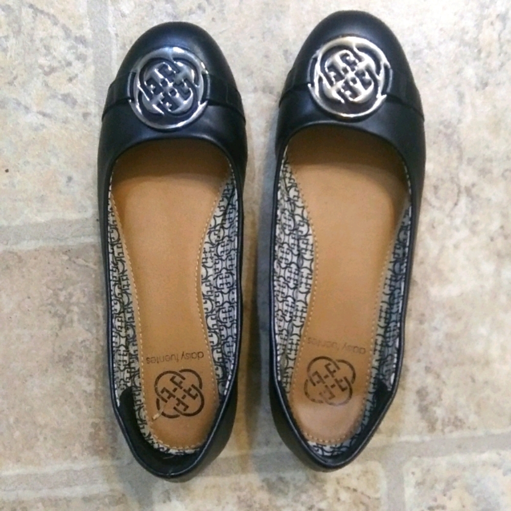 Daisy Fuentes Dress Shoes